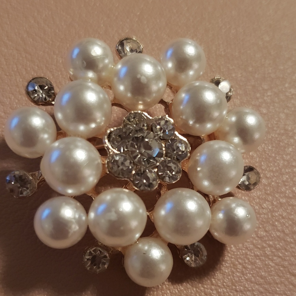 Rosegold Flower Brooch